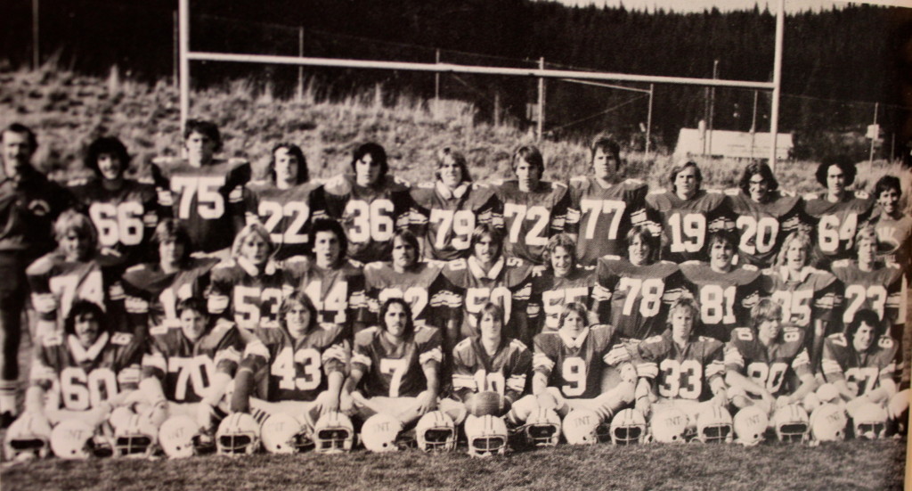 Front Row: Mike Brombacker, Mike Rhodes, Jeff Adams, John Raber, Martin Davy, Mark Tennyson, Russell Clatterbuck, Ron McPherson, Rod Brock. Second Row: Jeff McCollam, Gary Crenshaw, Jerry Rose, Mike Diaz, Bob Raber, Dana Powell, Bill Williams, Ronnie Brown, Roy Hill, Herb Sutter, Jeff Kenny. Back Row: Coach Curtis, Ron Chance, Peter Lavin, JD Davis, Guy Palilla, Paul Mezger, Earl Starnes, David Turnquist, Greg Zirbel, Tom Davis, Dennis Jamason, Coach Scurran