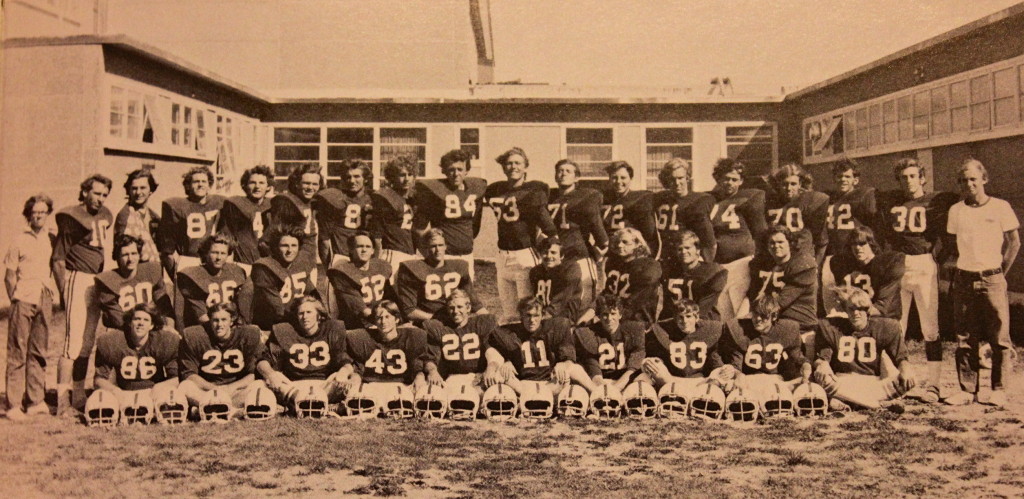 Front Row:Tim Bickerton, Steve Brehler, Emitt Tracy, Jim Dedmon, Bob Morgan, Steve McCune, Pal Wurst, Bill Knight, Steve Nash, Chuck Clatterbuck; Row 2: Mike Gill, Jack Wilson, Nigel Cosans, Ron Shawver, Kurt Nielson, Bob Hansen, Robin Shoemaker, Larry Couberley, Matt Obunhoff, Don Self; Back Row: Tim Anderson (manager), Kelly Wilson, Pat Quinn, Guy Tomlinson, Dave Copeland, Brent Thompson, Bob Lochridge, Buddie Bitler, John McDown, Bill Neal, Mike Files, John McCauley, Brant Hoffman, Bob Banta, Jerry Walsh, Paul Johnston, Hugh Mortimer, Pete Hussman (manager) 